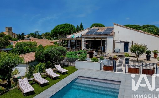 House in Vendres, Occitania, France 1