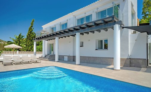 Chalet in Calp / Calpe, Valencian Community, Spain 1