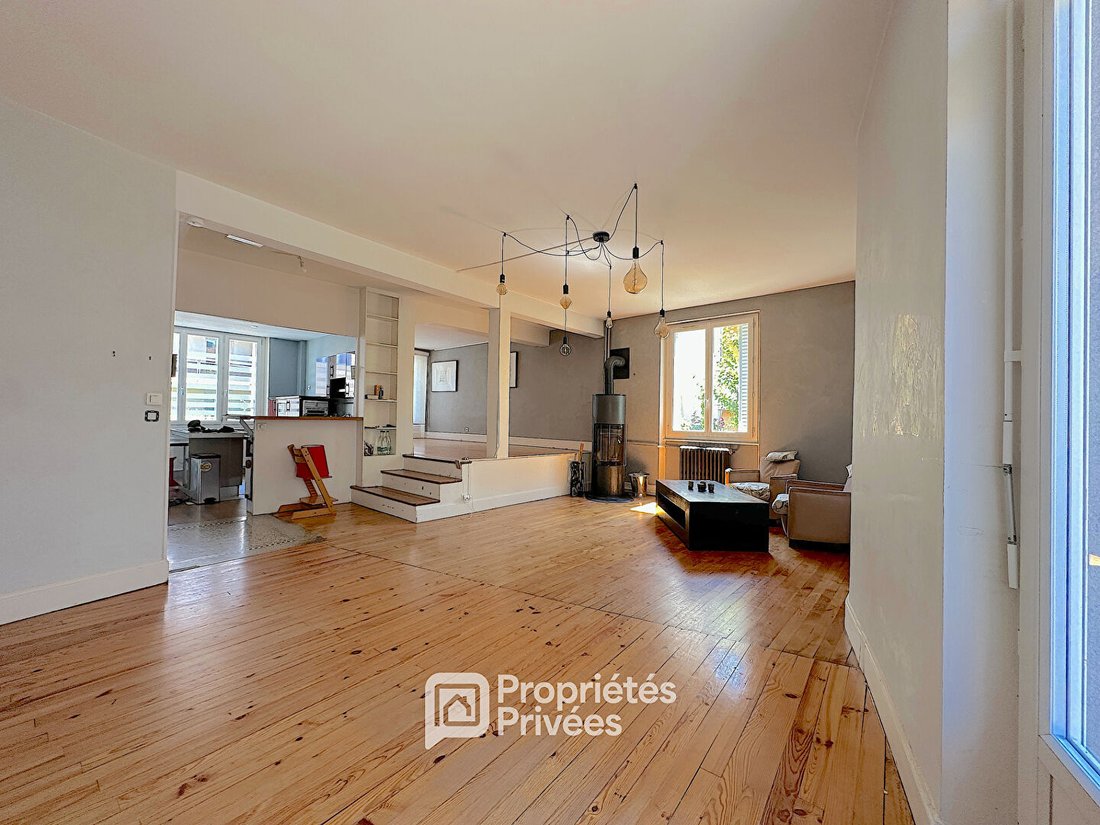 Villa in Clermont-Ferrand, Auvergne-Rhône-Alpes, France 5 - 18164092
