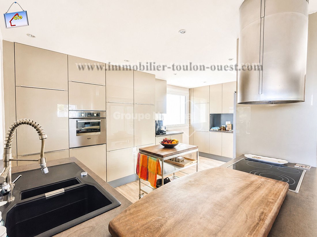 Villa in Le Faron-Fort-Rouge, Toulon, France 4 - 18156952