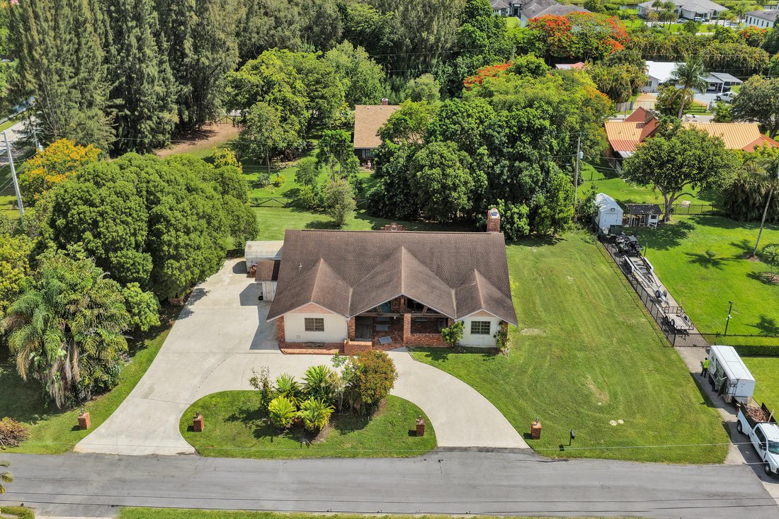 House in Southwest Ranches, Florida, United States 3 - 18159556