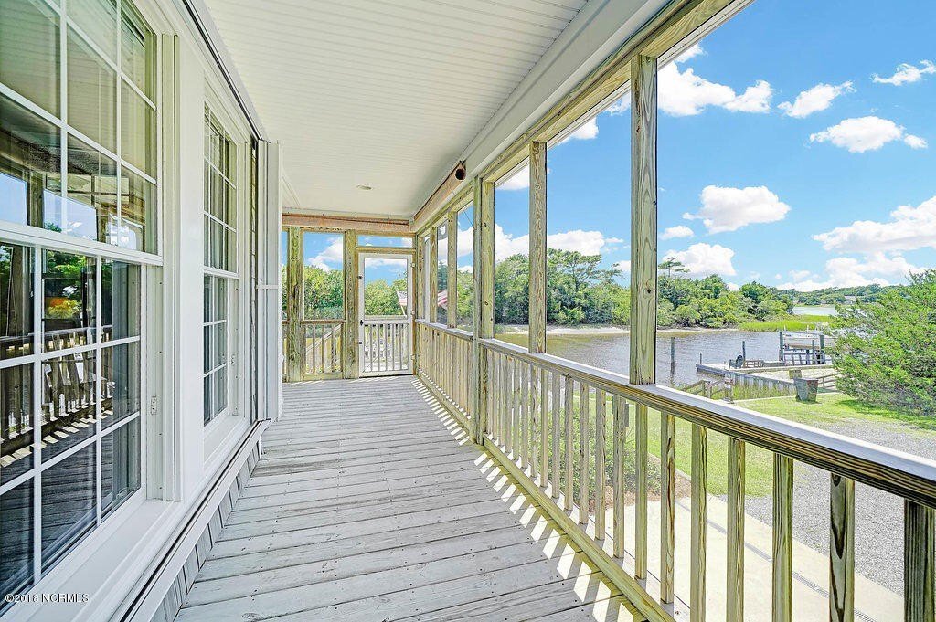 House in Oak Island, North Carolina, United States 4 - 18161525