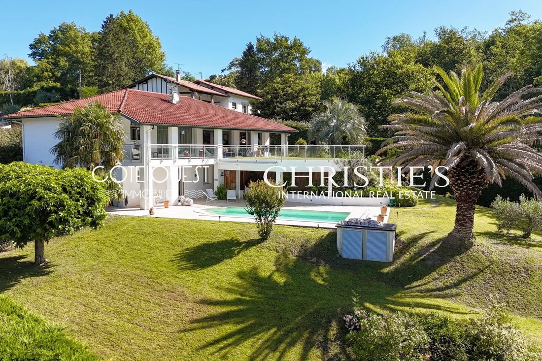Villa in Mendi-Choko-Karrikatxar-Olhette, Urrugne, France 2 - 17547378