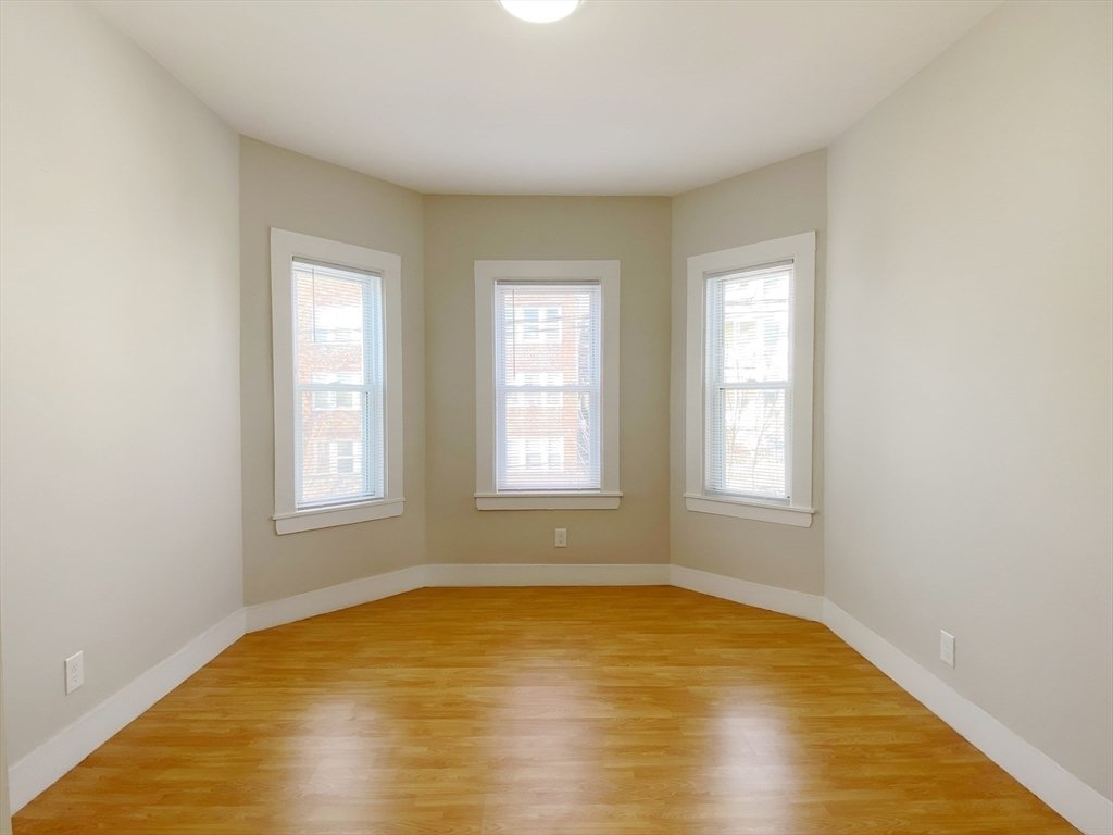 House in Revere, Massachusetts, United States 4 - 18156125