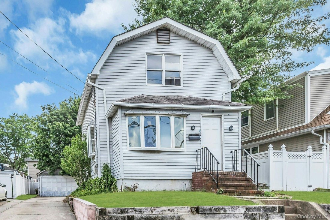 House in North New Hyde Park, New York, United States 2 - 18165423