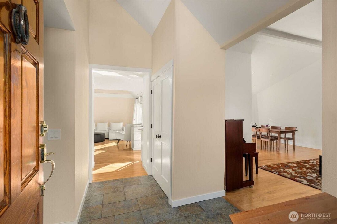 House in Bellevue, Washington, United States 3 - 17399512