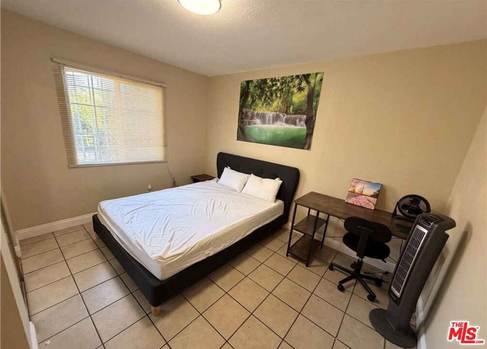 Los Angeles, California, United States 5 - 18112625