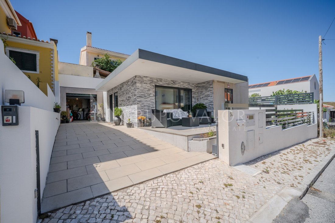 House in Pontinha e Famoes, Lisbon, Portugal 1 - 18163862
