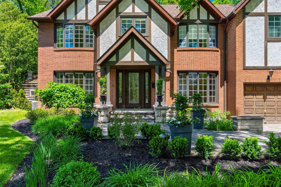 House in Hamilton, Ontario, Canada 3 - 18156332