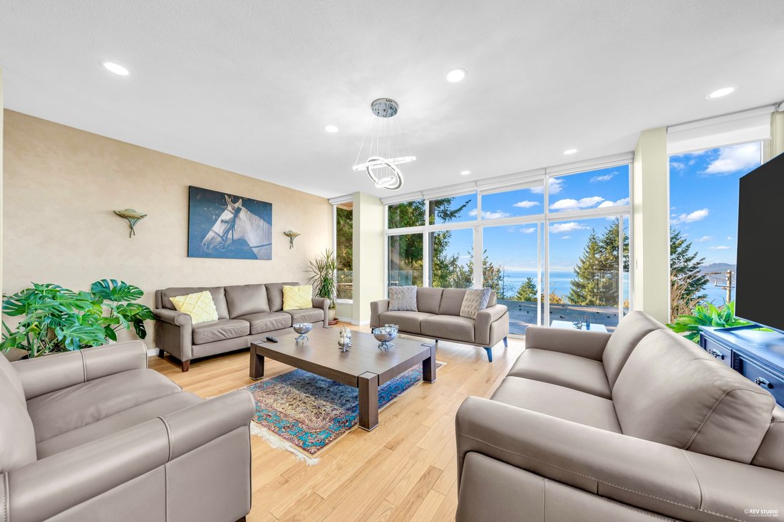 House in West Vancouver, British Columbia, Canada 3 - 18157382