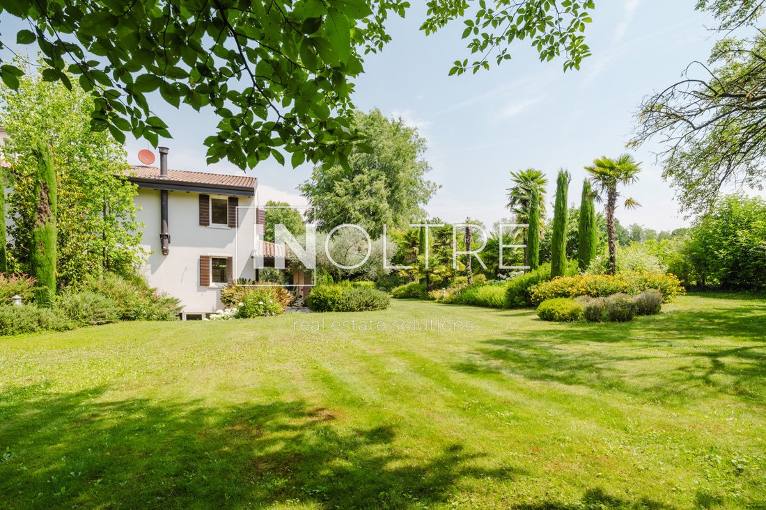 Villa in Castelnuovo del Garda, Veneto, Italy 2 - 18154115