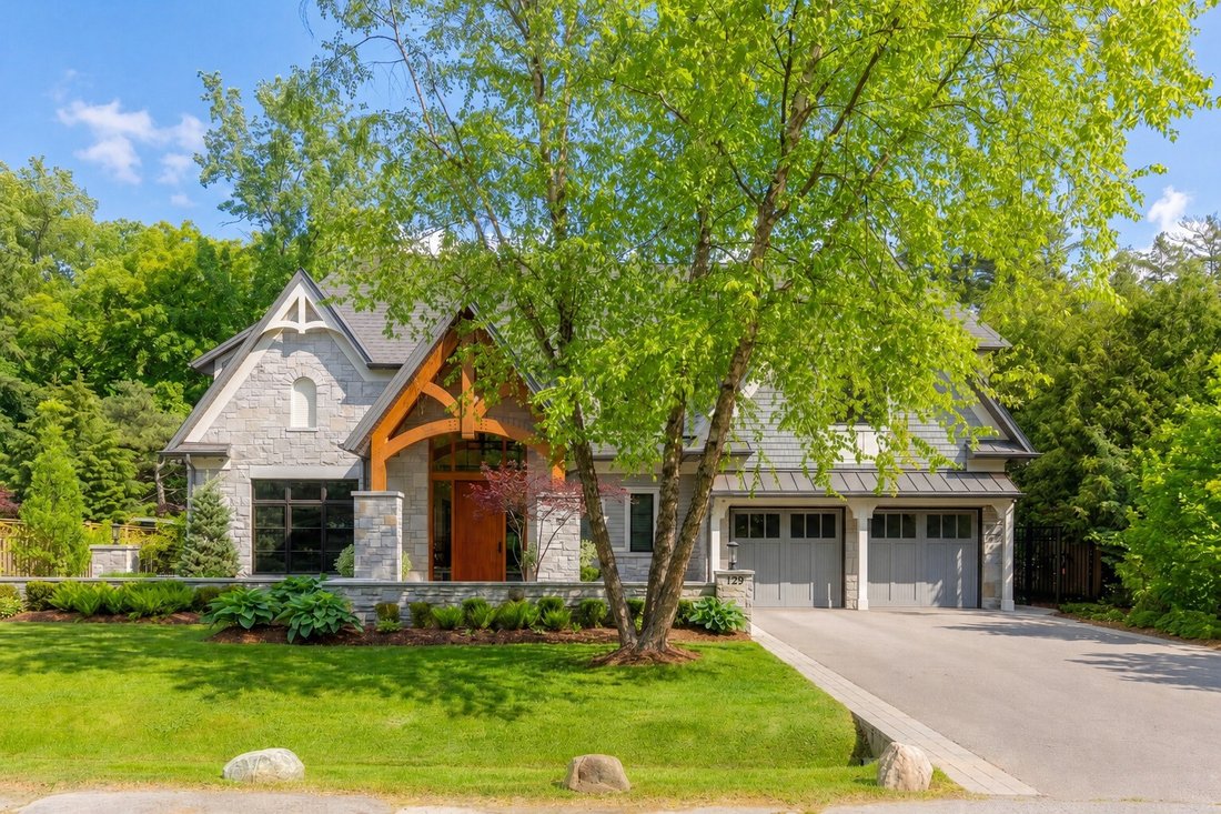 House in Oakville, Ontario, Canada 1 - 18156677