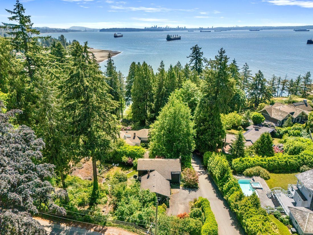 Land in West Vancouver, Canada 1 - 18157230