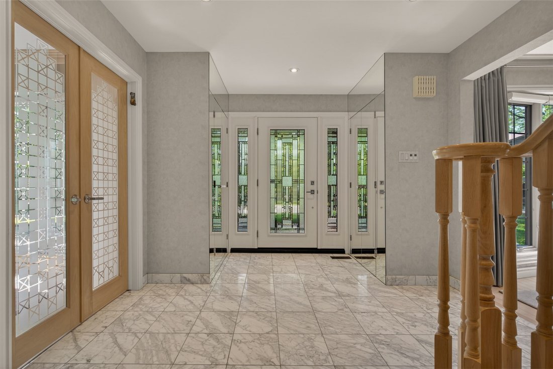 House in Hamilton, Ontario, Canada 4 - 18156332