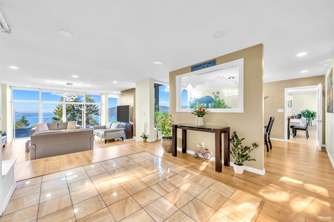 House in West Vancouver, British Columbia, Canada 5 - 18157382