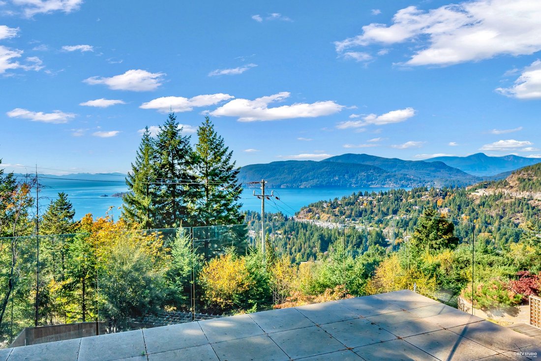 House in West Vancouver, British Columbia, Canada 2 - 18157382