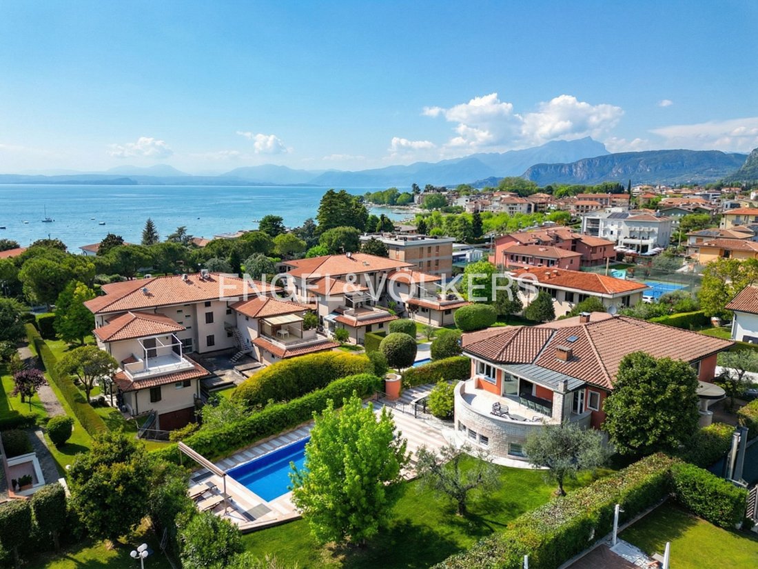 Villa in Bardolino, Veneto, Italy 1 - 18163361