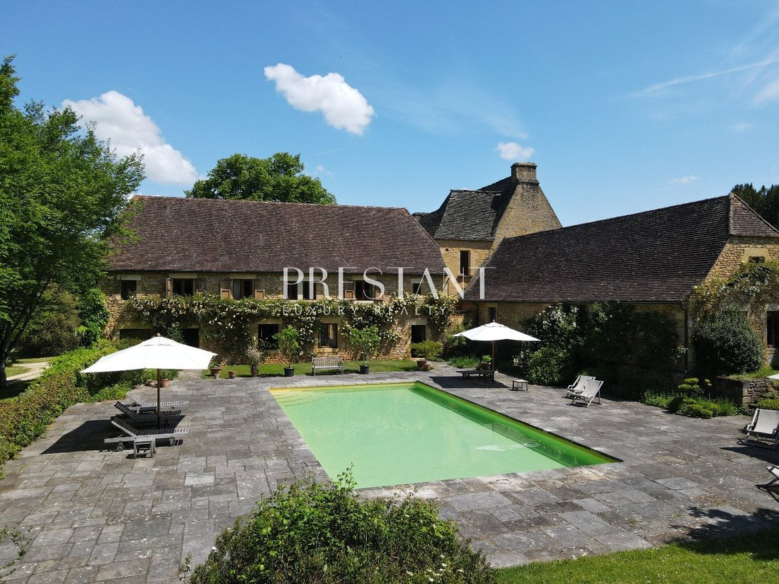 Estate in Sarlat-la-Canéda, Nouvelle-Aquitaine, France 3 - 18070447