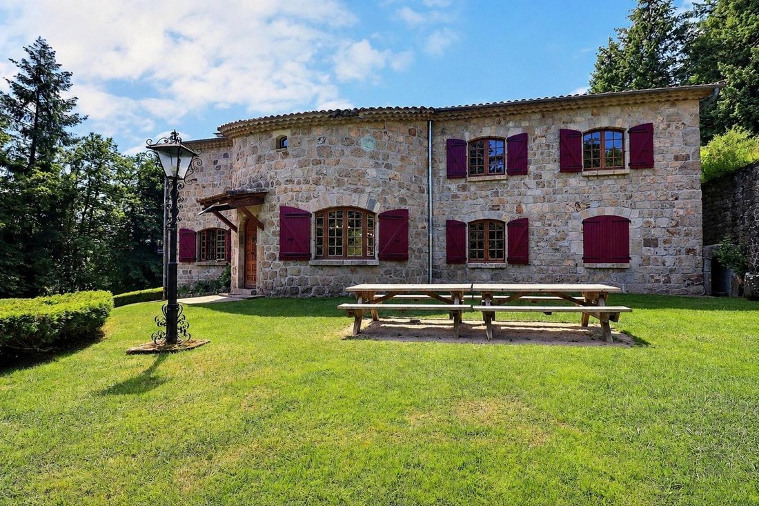House in Saint-Apollinaire-de-Rias, Auvergne-Rhône-Alpes, France 3 - 18169377