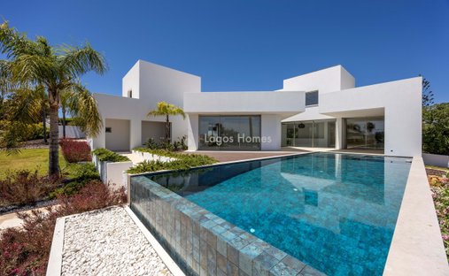 Villa in Sao Goncalo de Lagos, Algarve, Portugal 1