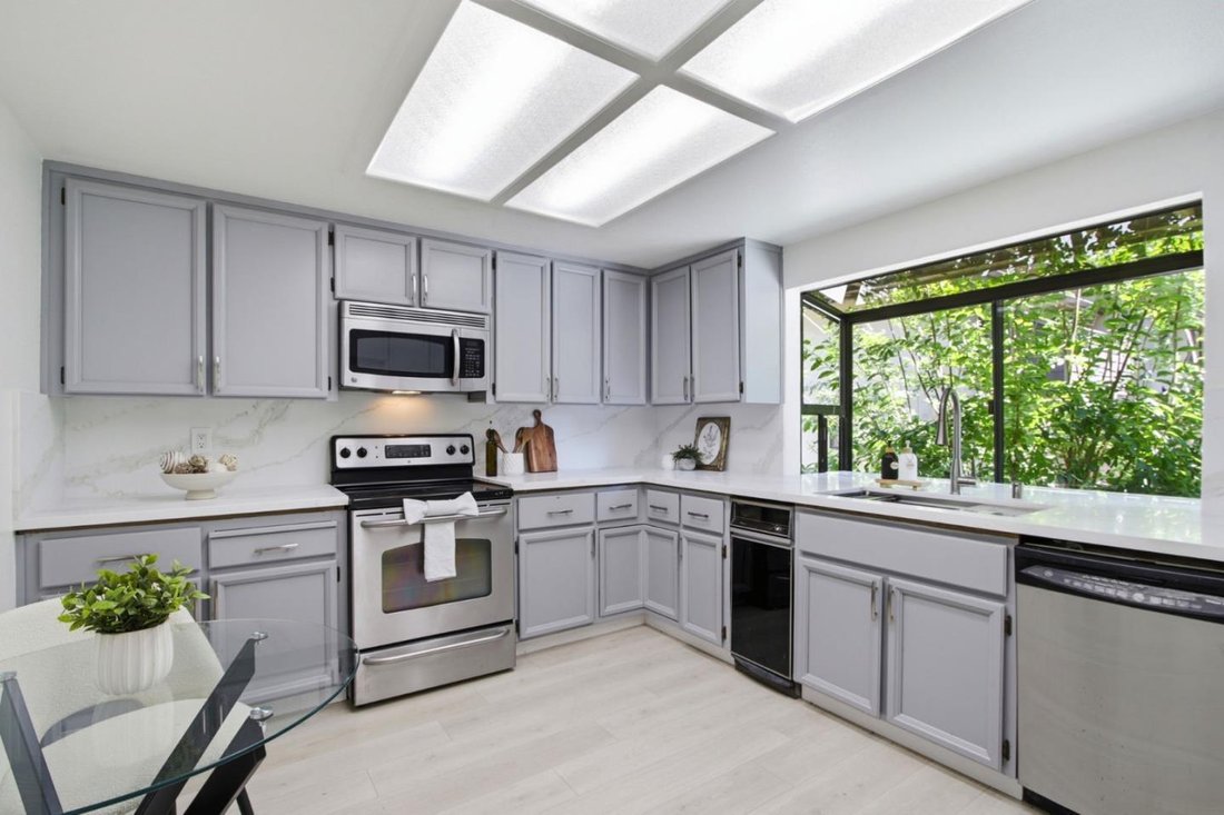Townhouse in Santa Clara, California, United States 2 - 18169890