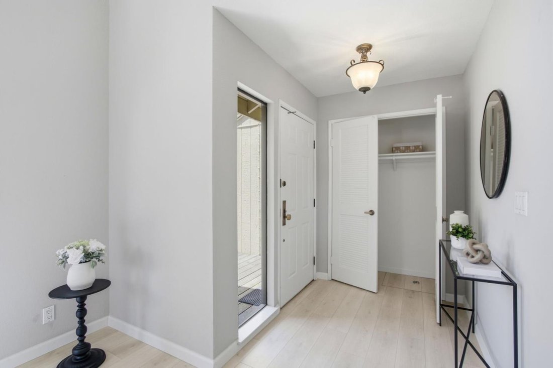 Townhouse in Santa Clara, California, United States 5 - 18169890