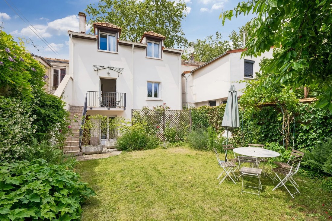 Townhouse in Gambetta, Paris 20e Arrondissement, Paris 1 - 18165760