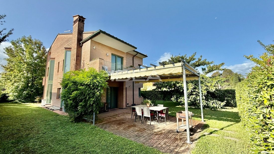 Villa in San Macario In Piano, Lucca, Tuscany 2 - 17431537
