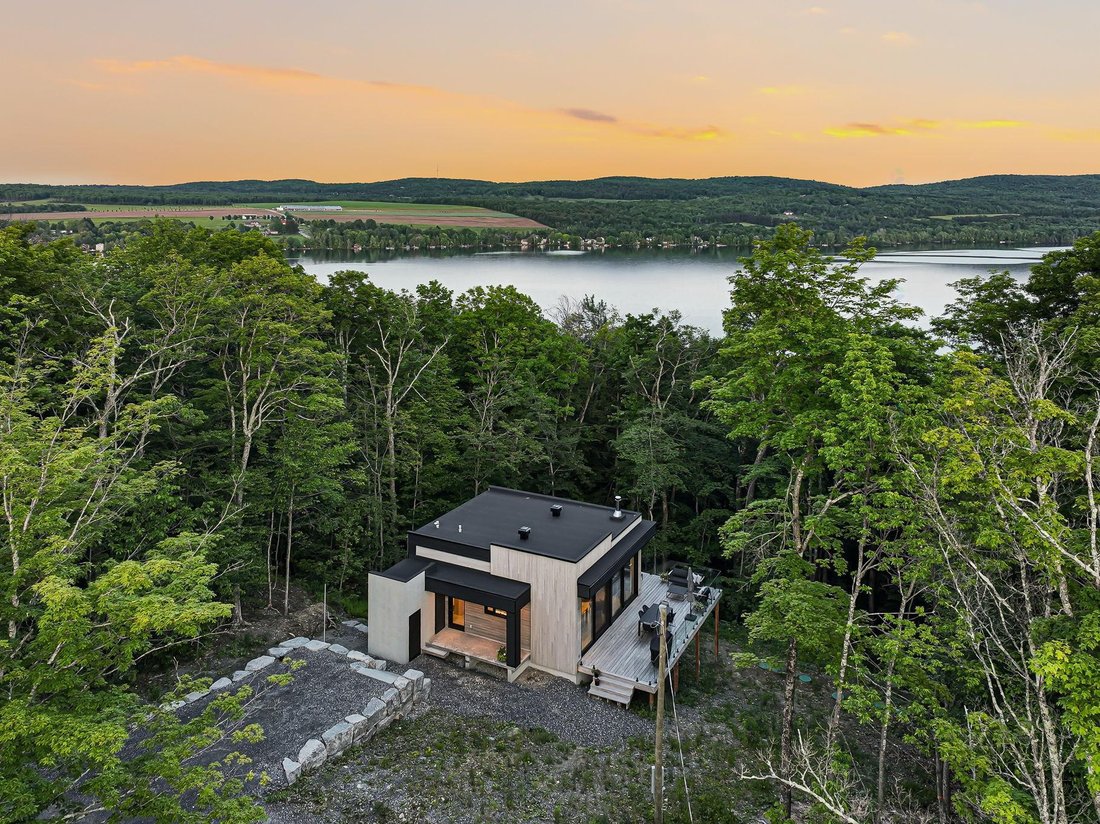 House in Magog, Quebec, Canada 4 - 16966611
