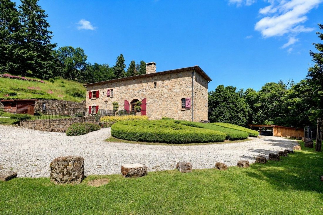 House in Saint-Apollinaire-de-Rias, Auvergne-Rhône-Alpes, France 2 - 18169377