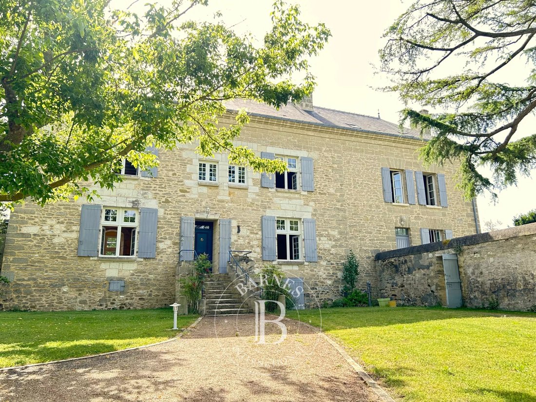 Estate in Doué-en-Anjou, Pays de la Loire, France 1 - 18170219