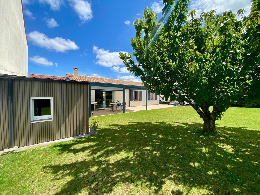 House in Puilboreau, Nouvelle-Aquitaine, France 2 - 17860568
