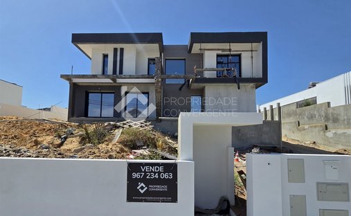 House in Fernao Ferro, Setubal, Portugal 1