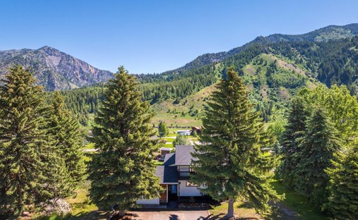 House in Alpine, Wyoming, United States 1