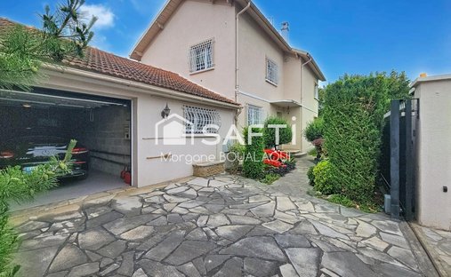 House in La Terre Aux Clercs, Saint-Gratien, France 1