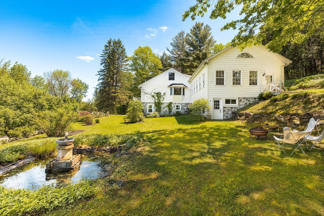 House in Lac-Brome, Quebec, Canada 4 - 17847433