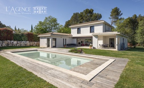 House in Rousset, Provence-Alpes-Côte d'Azur, France 1