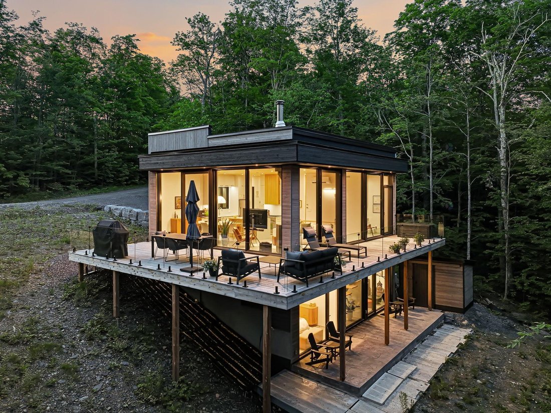 House in Magog, Quebec, Canada 2 - 16966611