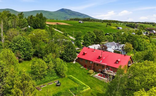 House in Sainte-Anne-de-Beaupré, Quebec, Canada 1