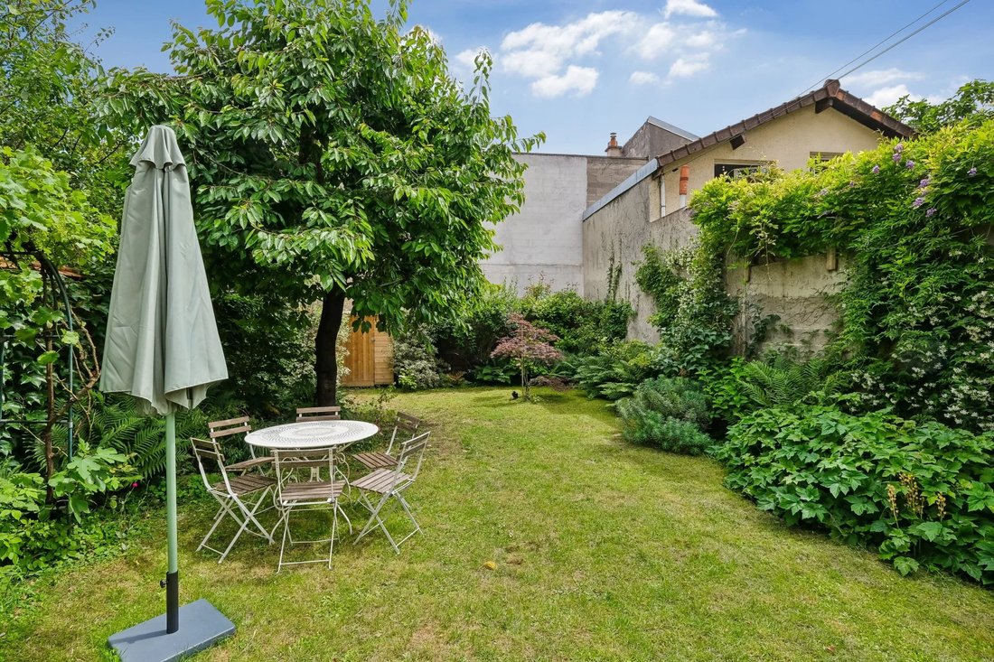 Townhouse in Gambetta, Paris 20e Arrondissement, Paris 3 - 18165760