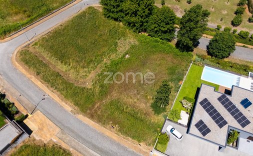 Land in Fermentoes, Braga, Portugal 1