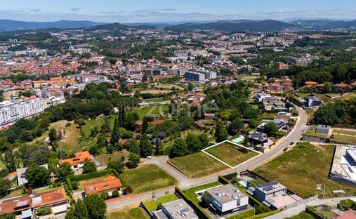 Land in Fermentoes, Braga, Portugal 1