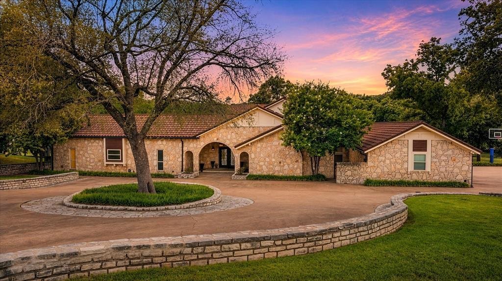 House in Granbury, Texas, United States 2 - 18167480