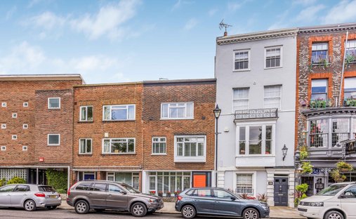 Townhouse in Old Portsmouth, England 1