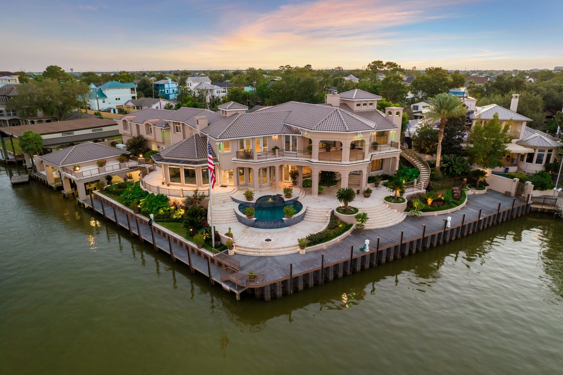 House in Kemah, Texas, United States 1 - 17016065