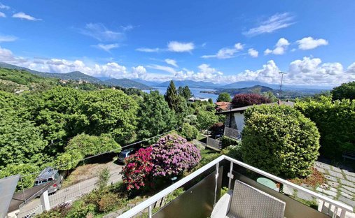Villa a Arona, Piemonte, Italia 1