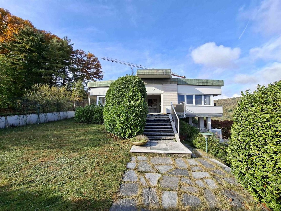 Villa in Arona, Piedmont, Italy 3 - 18171161