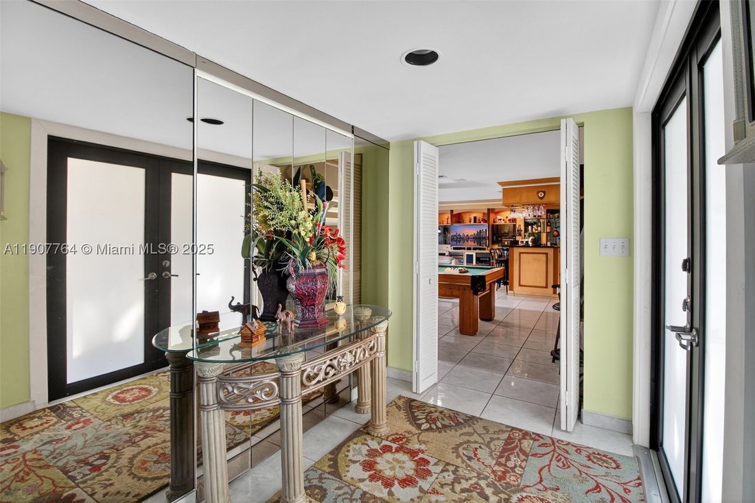 House in Hialeah, Florida, United States 5 - 17250726