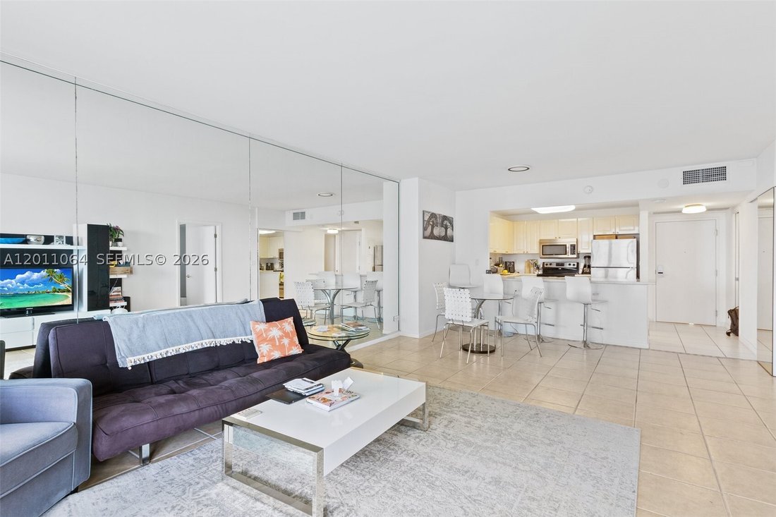 Condo in Miami Beach, Florida, United States 5 - 17818239