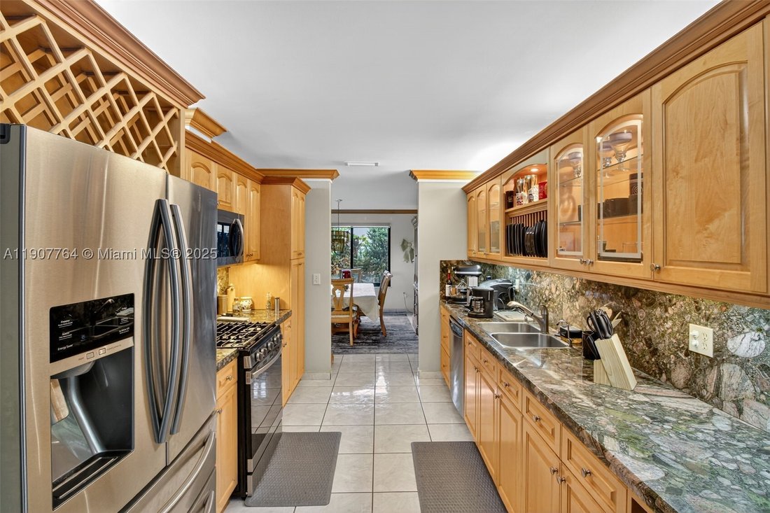 Casa a Hialeah, Florida, Stati Uniti 2 - 17250726